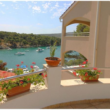 Apartments Elvi - Amazing Position & Parking Primošten Dış mekan fotoğraf