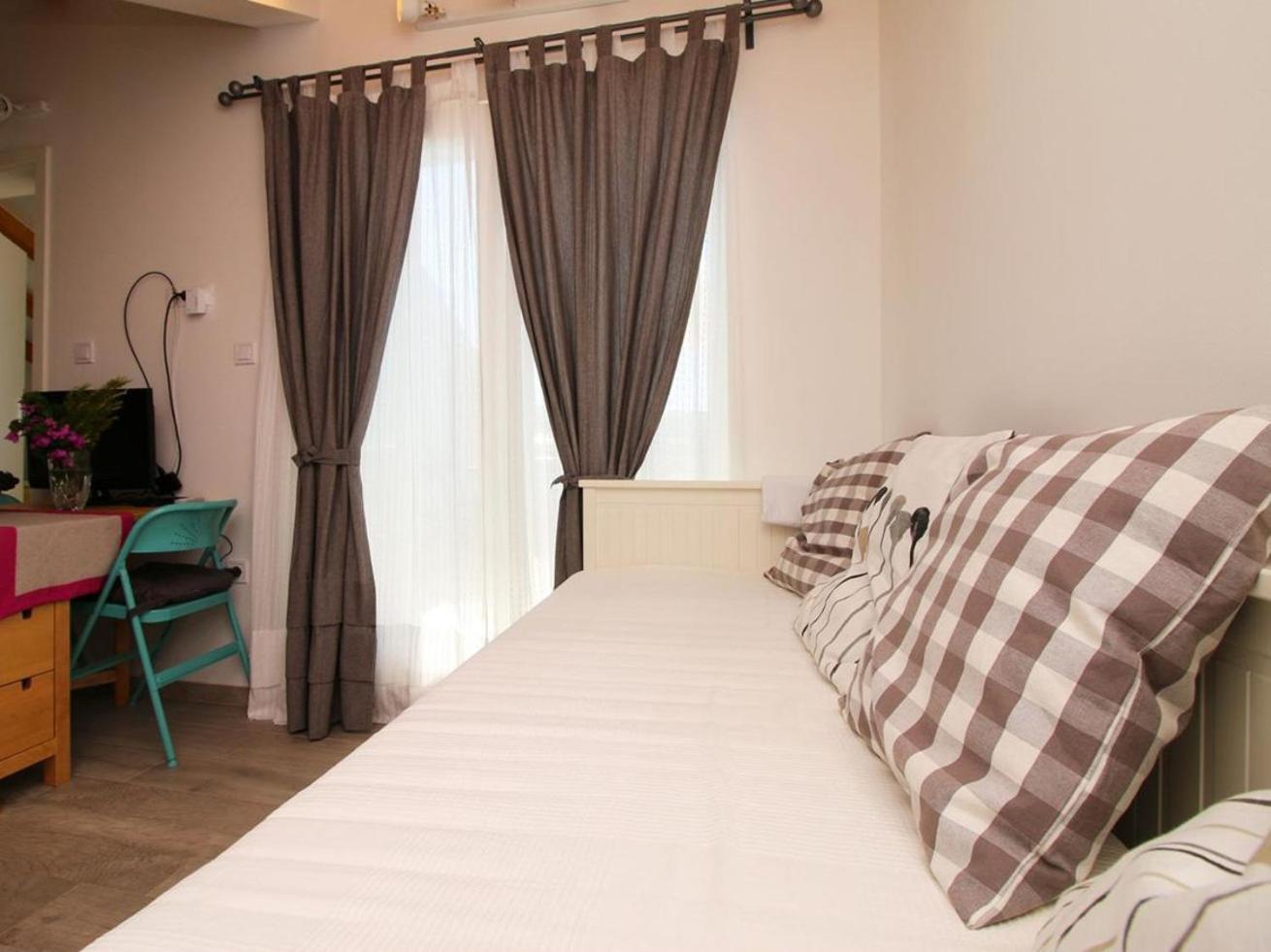 Apartments Elvi - Amazing Position & Parking Primošten Dış mekan fotoğraf