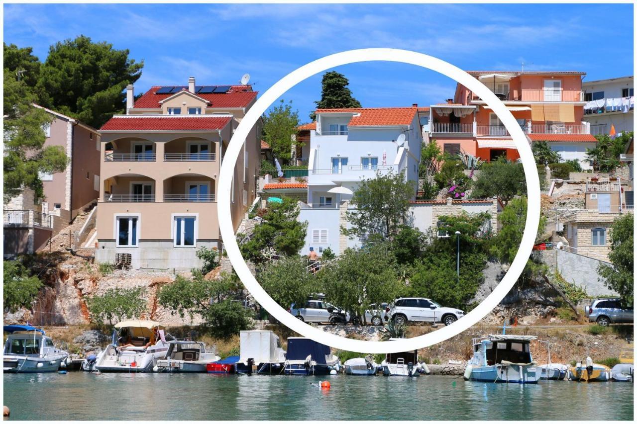 Apartments Elvi - Amazing Position & Parking Primošten Dış mekan fotoğraf