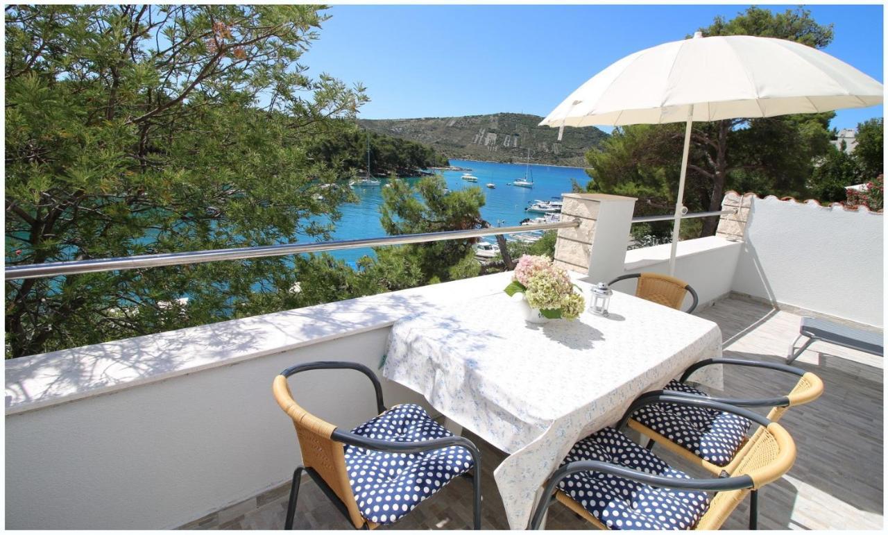 Apartments Elvi - Amazing Position & Parking Primošten Dış mekan fotoğraf