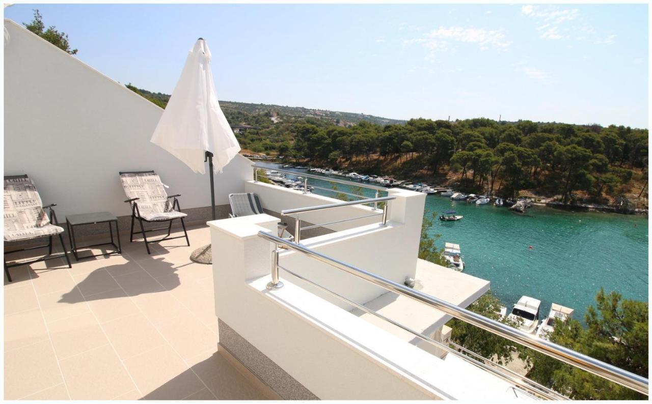 Apartments Elvi - Amazing Position & Parking Primošten Dış mekan fotoğraf